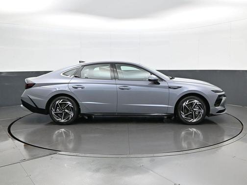 2026 Hyundai SONATA SEL