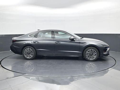 2025 Hyundai SONATA Hybrid SE