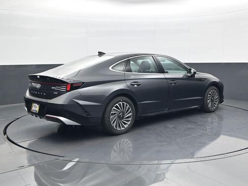 2025 Hyundai SONATA Hybrid SE