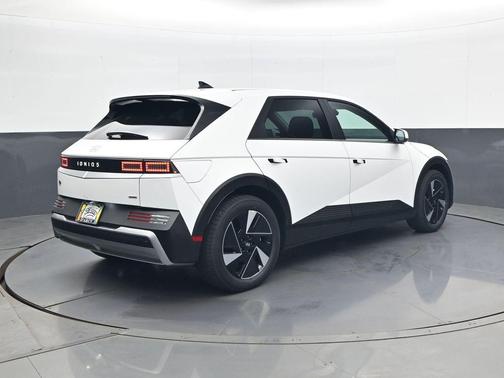 Atlas White 2026 Hyundai IONIQ 5 SEL