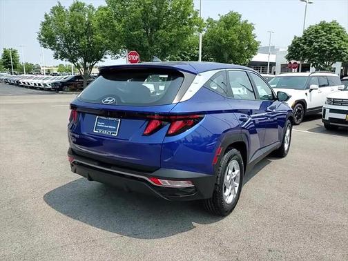 2023 Hyundai TUCSON SE