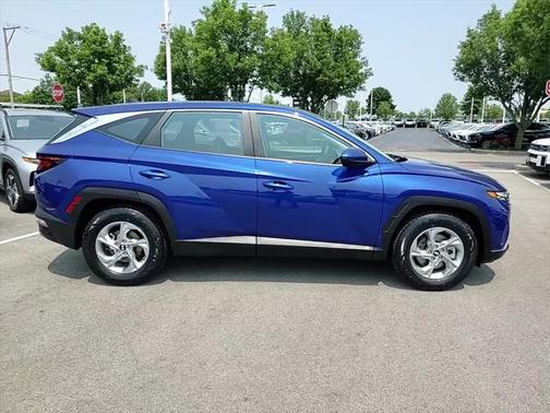 2023 Hyundai TUCSON SE