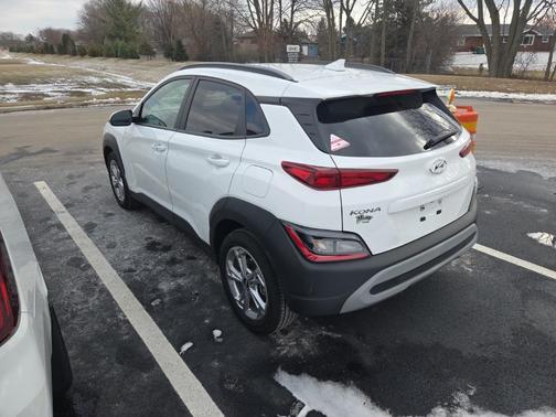 2023 Hyundai KONA SEL