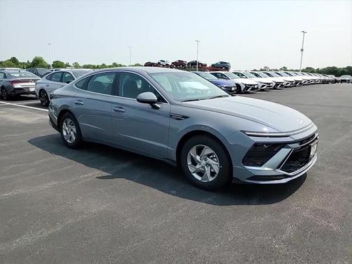 2025 Hyundai SONATA SE