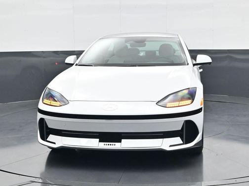 2025 Hyundai IONIQ 6 Limited