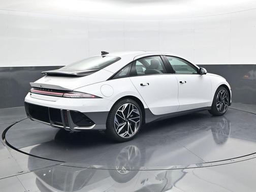 2025 Hyundai IONIQ 6 Limited