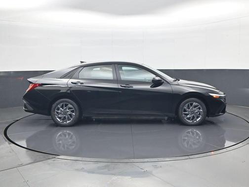 Abyss Black 2026 Hyundai ELANTRA HEV Blue