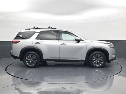 2023 Nissan Pathfinder SV FWD