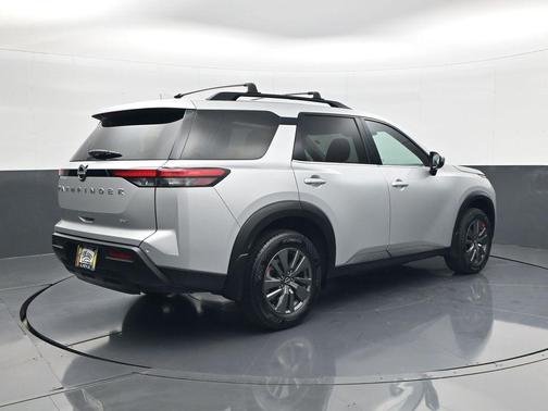 2023 Nissan Pathfinder SV FWD