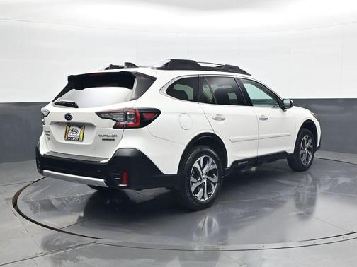 Crystal White Pearl 2020 Subaru Outback Touring
