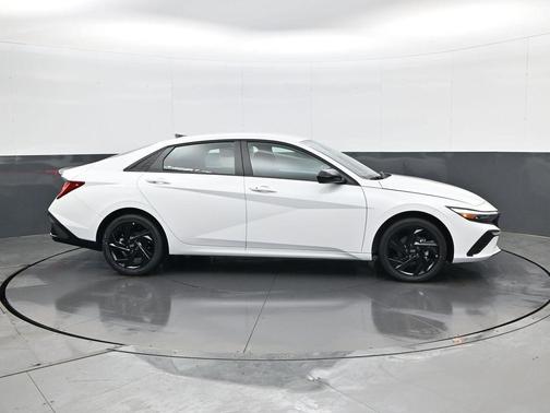 2026 Hyundai ELANTRA HEV SEL Sport