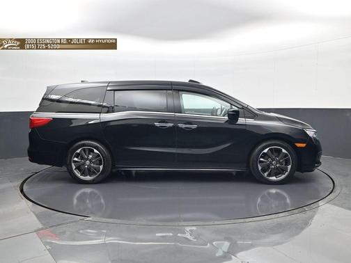 Crystal Black Pearl 2023 Honda Odyssey Elite