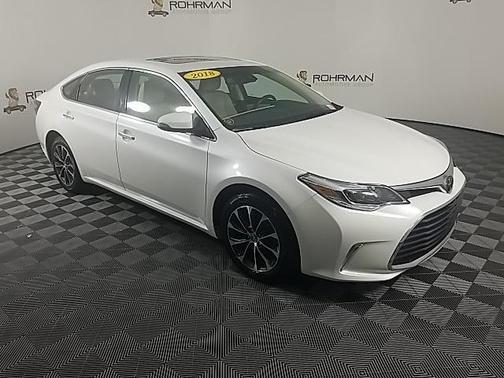 Photo 2 of 28 of 2018 Toyota Avalon XLE