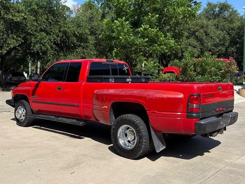 Flame Red Clearcoat 2000 Dodge Ram 3500 Quad Cab DRW