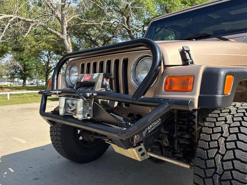 Desert Sand Pearlcoat 2000 Jeep Wrangler Sport