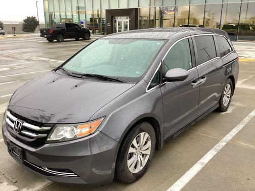 Gray 2016 Honda Odyssey SE