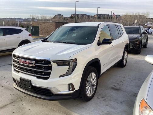 2024 GMC Acadia Elevation