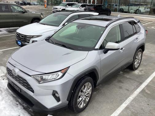 2019 Toyota RAV4 XLE Premium