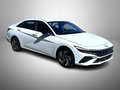 2025 Hyundai ELANTRA HEV SEL