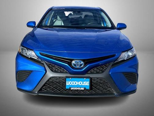 2019 Toyota Camry Hybrid SE