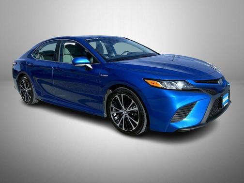 2019 Toyota Camry Hybrid SE