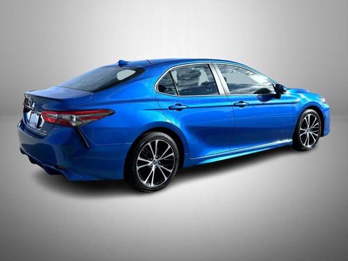 2019 Toyota Camry Hybrid SE