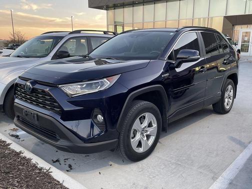 2020 Toyota RAV4 Hybrid XLE