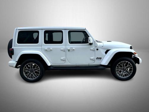 2022 Jeep Wrangler Unlimited 4xe Sahara