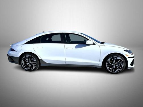2025 Hyundai IONIQ 6 SEL