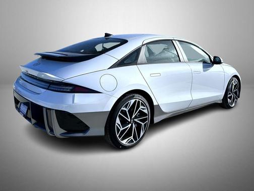2025 Hyundai IONIQ 6 SEL