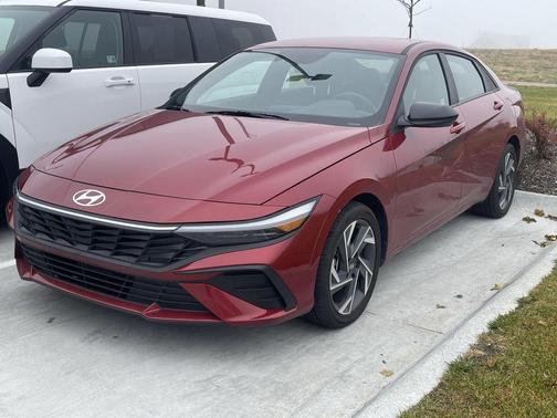 2025 Hyundai ELANTRA HEV SEL