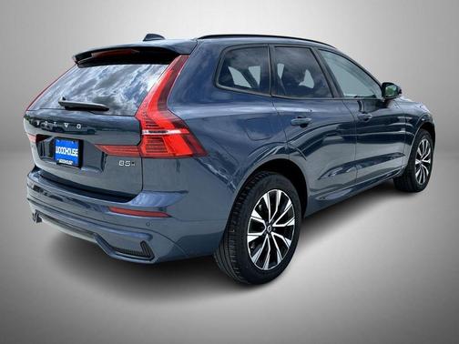Denim Blue Metallic 2024 Volvo XC60 B5 Core