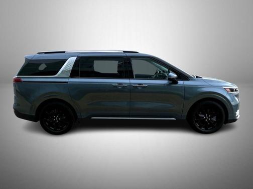 2023 Kia Carnival SX