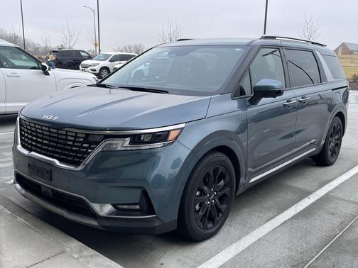 2023 Kia Carnival SX