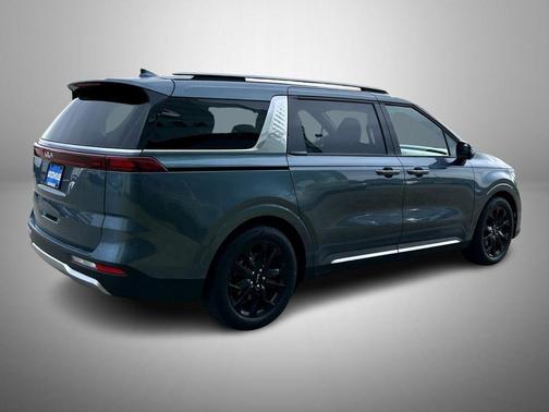 2023 Kia Carnival SX