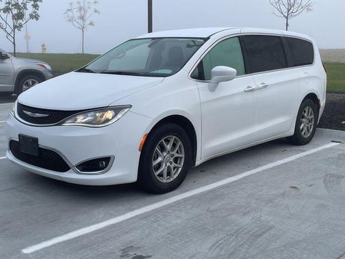 2020 Chrysler Pacifica Touring