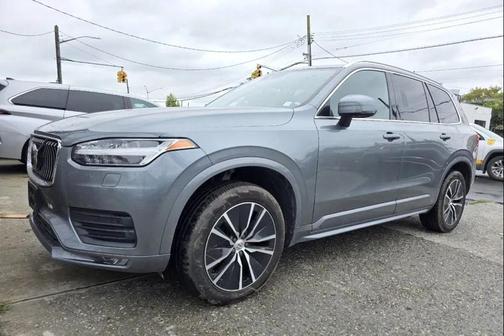 2020 Volvo XC90 T6 Momentum