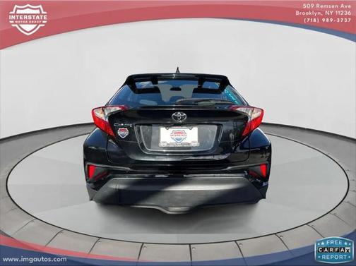2022 Toyota C-HR XLE