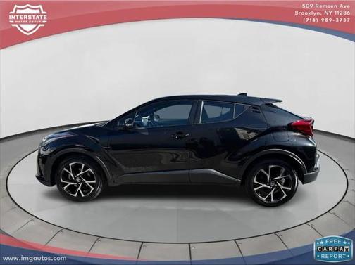 2022 Toyota C-HR XLE