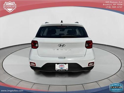 2022 Hyundai VENUE SEL
