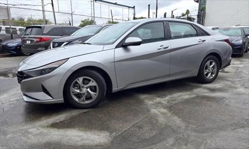 2021 Hyundai ELANTRA SE