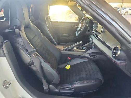 2017 FIAT 124 Spider Base