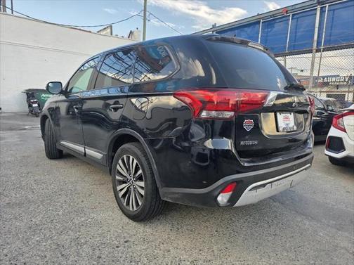 2019 Mitsubishi Outlander SE