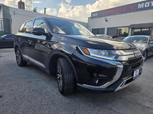 2019 Mitsubishi Outlander SE