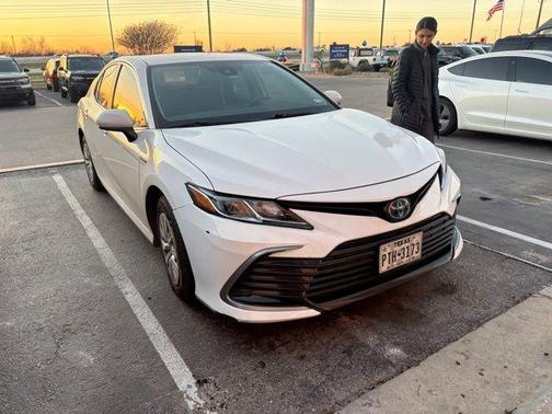 2021 Toyota Camry Hybrid LE