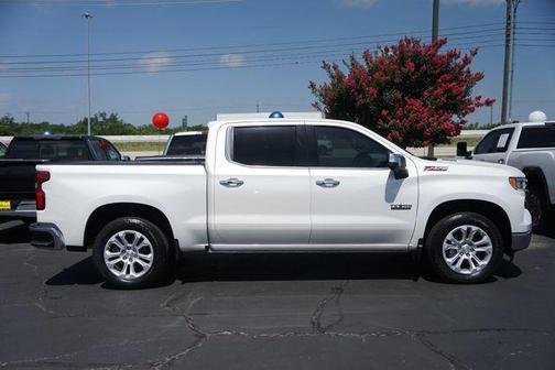 Iridescent Pearl Tricoat 2022 Chevrolet Silverado 1500 LTZ