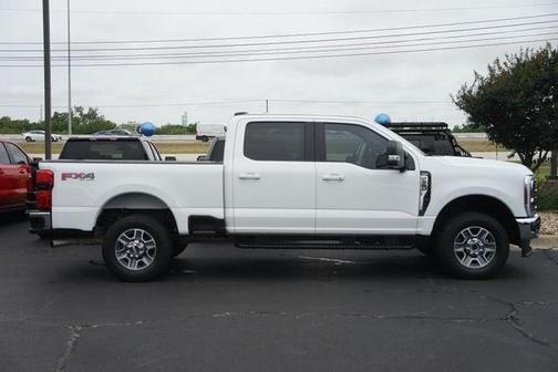 Oxford White 2024 Ford F-250 Lariat