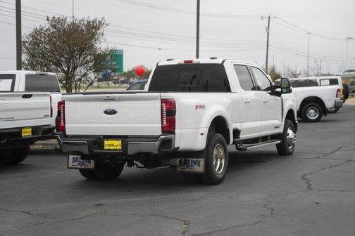 2024 Ford F-350 Lariat Super Duty