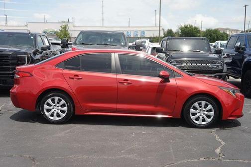 Barcelona Red Metallic 2021 Toyota Corolla LE