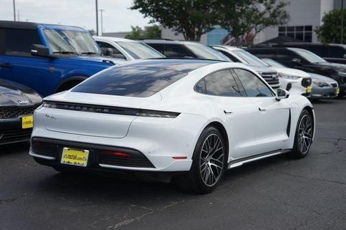 White 2022 Porsche Taycan Base